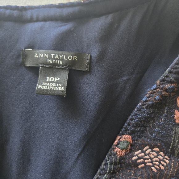 Ann Taylor Blue Sheath Dress with V-Neck for Wedding Guest - Picture 5 of 12